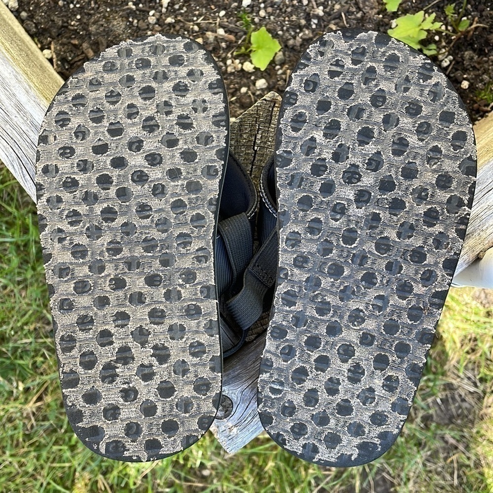Sanuk kids black sling back sandals Kids SZ 10-11 - Picture 3 of 10